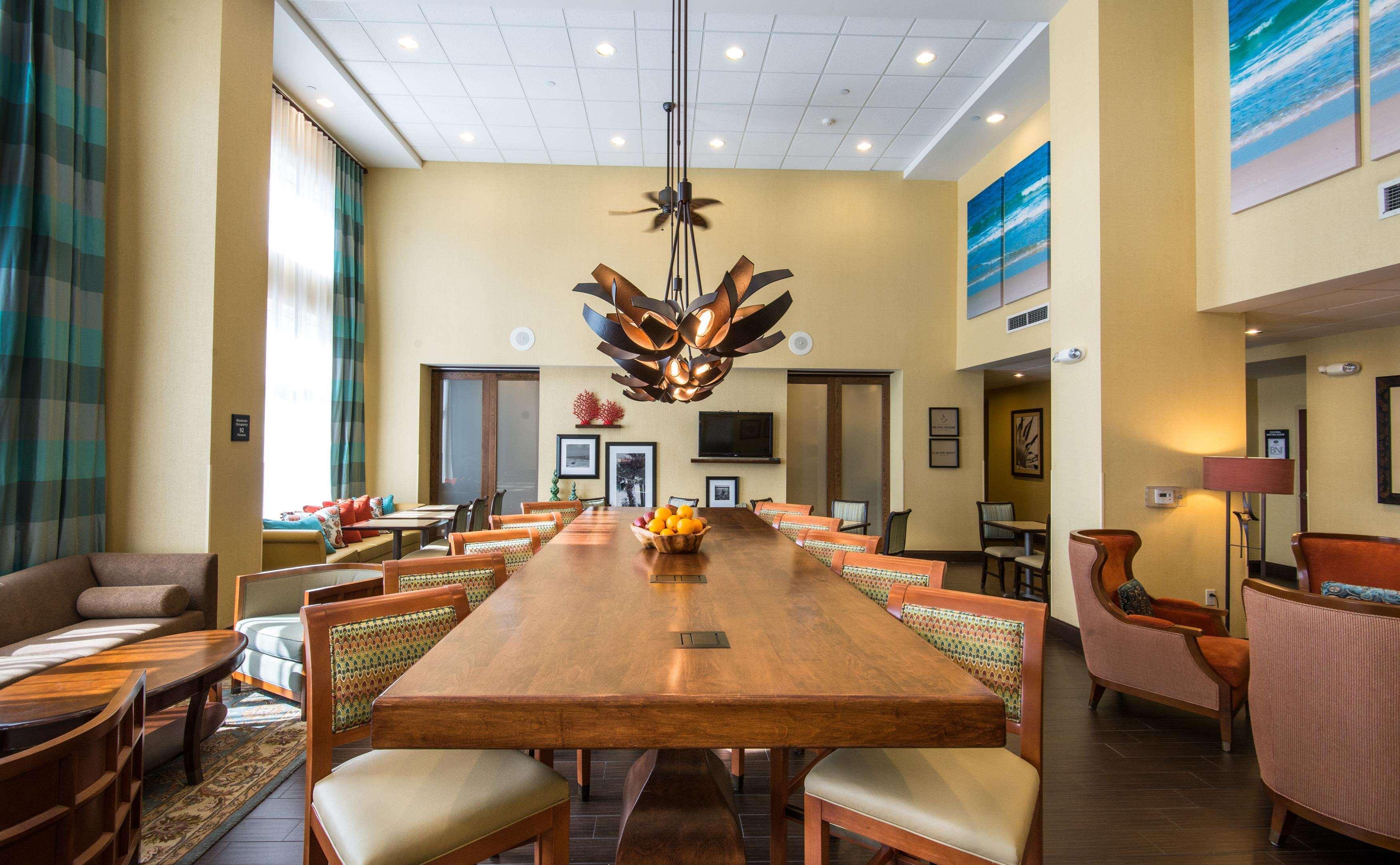Hampton Inn & Suites Fort Myers-Colonial Boulevard Экстерьер фото