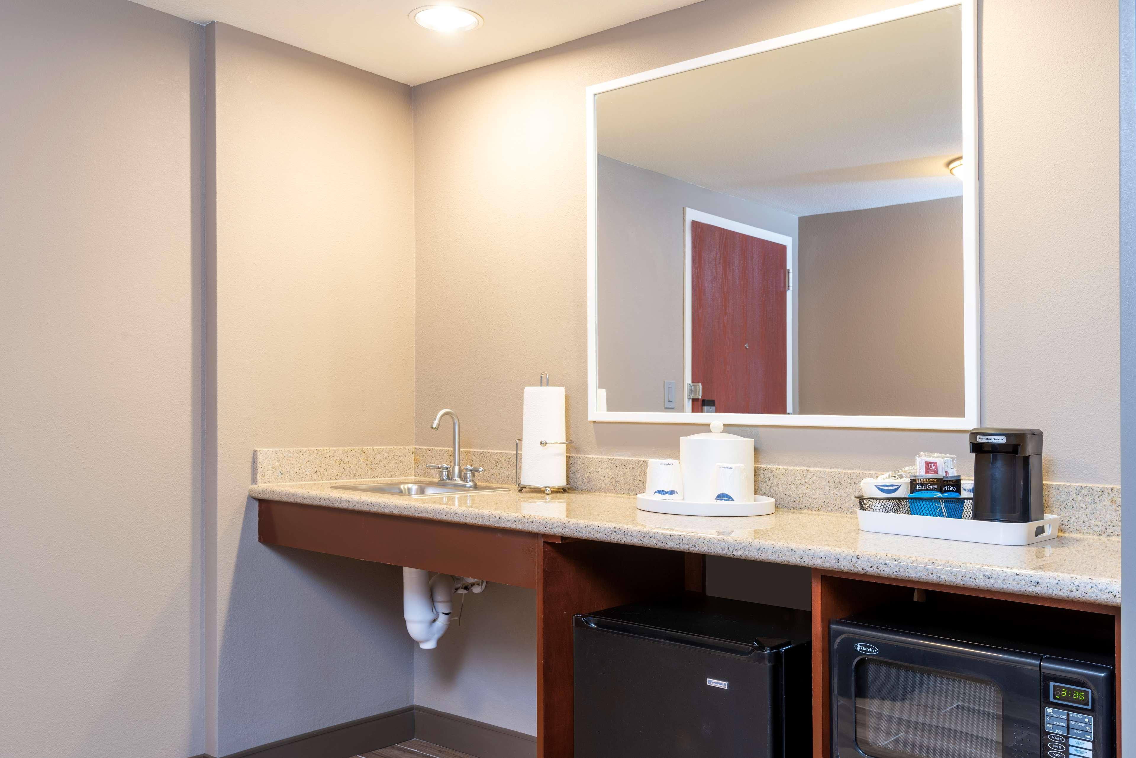Hampton Inn & Suites Fort Myers-Colonial Boulevard Экстерьер фото