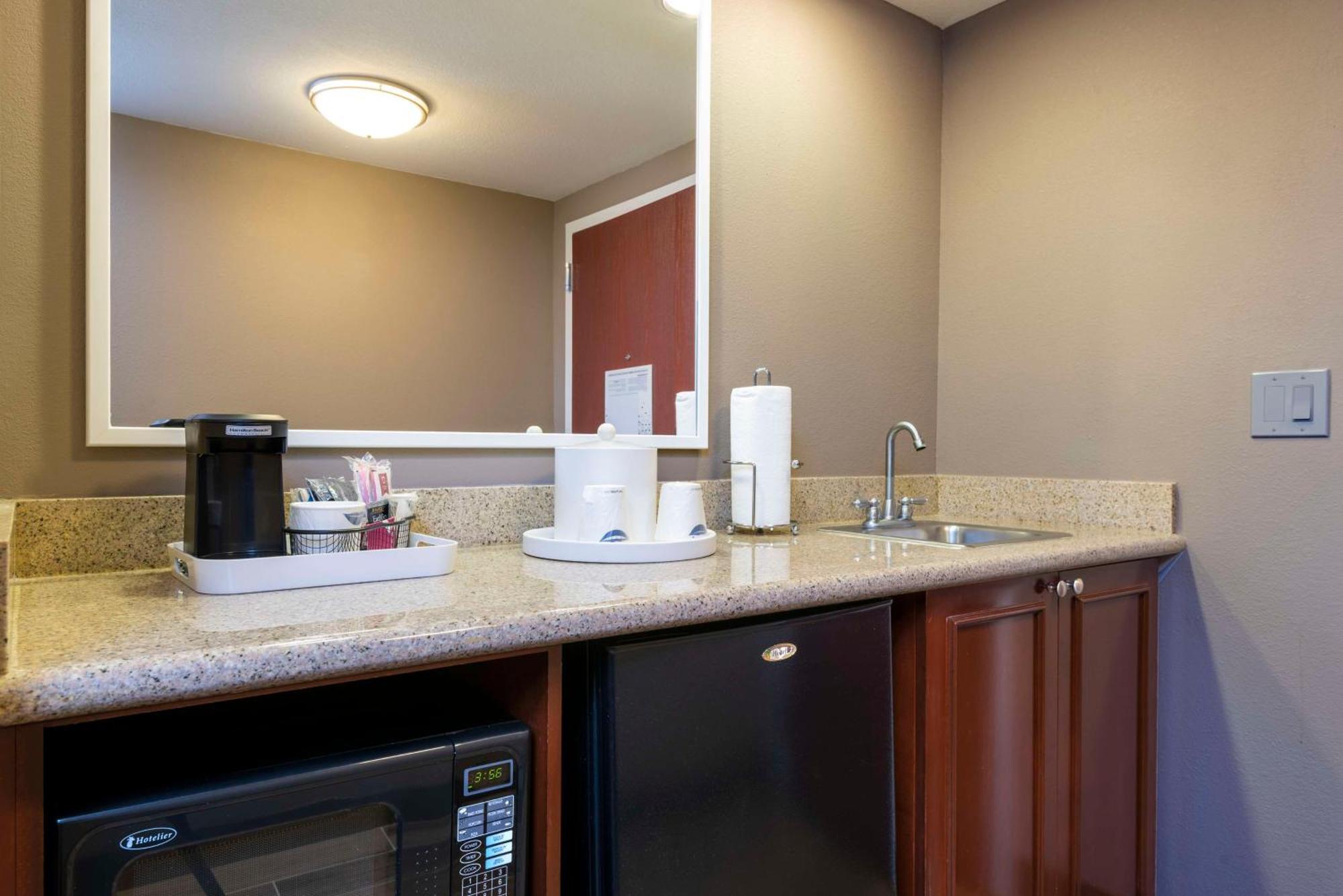 Hampton Inn & Suites Fort Myers-Colonial Boulevard Экстерьер фото