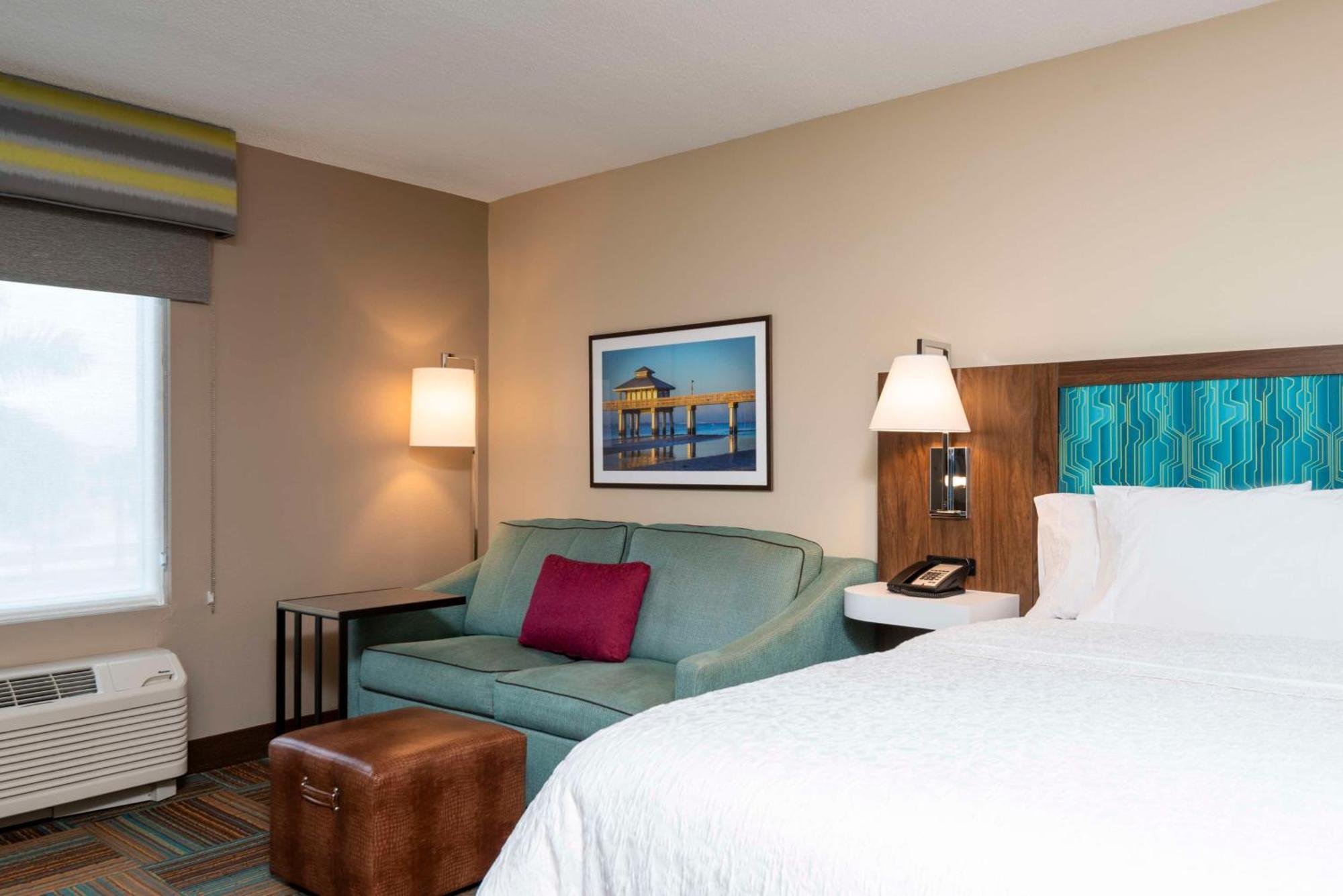 Hampton Inn & Suites Fort Myers-Colonial Boulevard Экстерьер фото